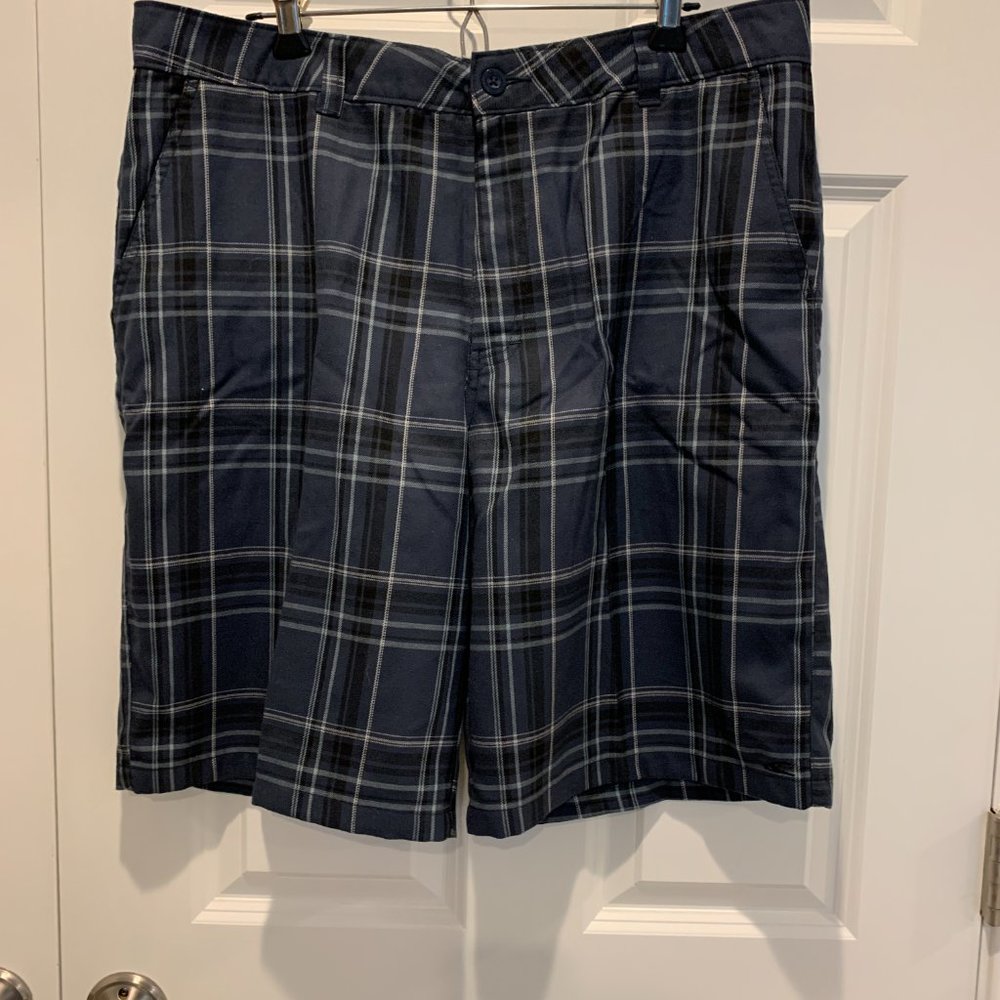 Men's O'Neill plaid shorts (size 38)